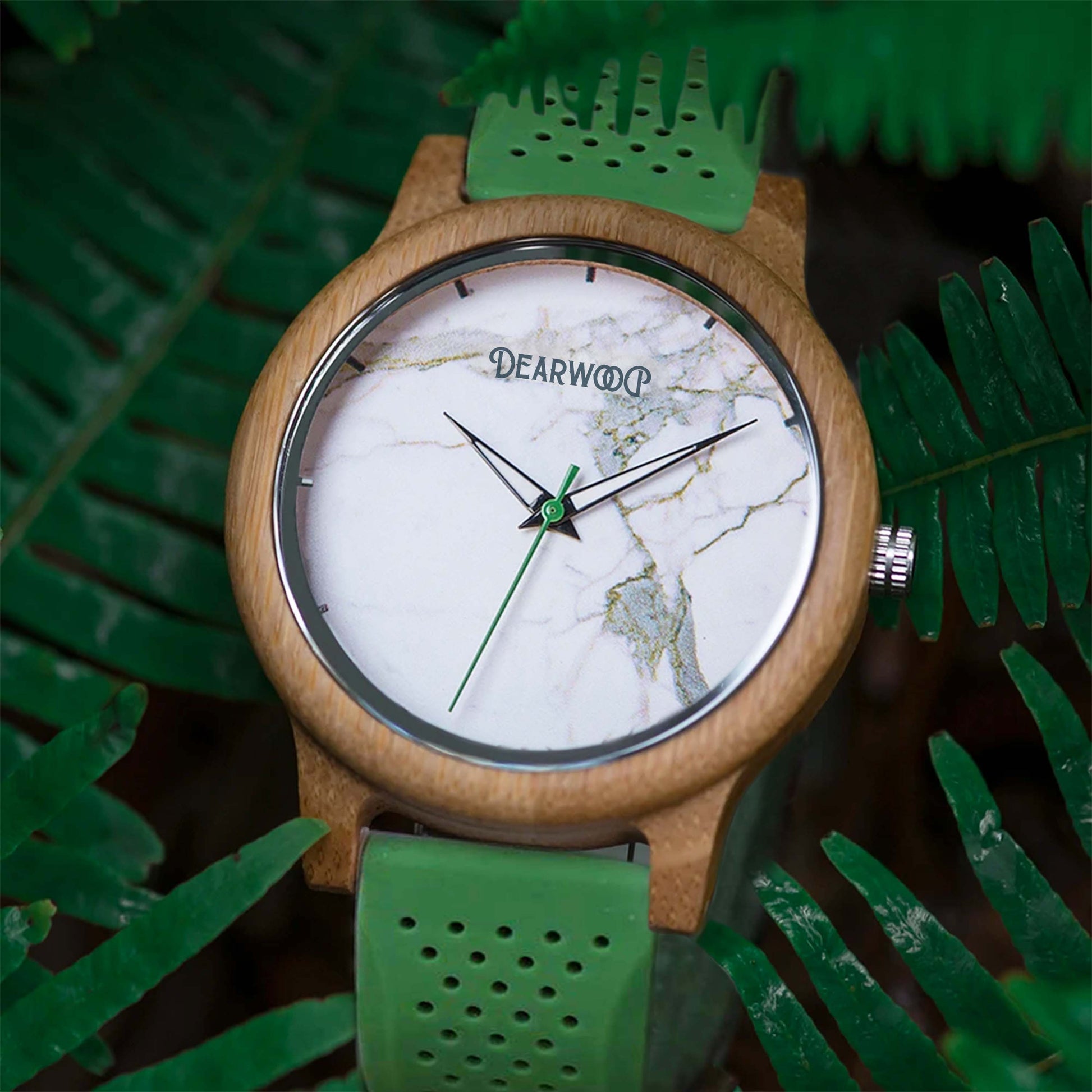 reloj de madera dearwood marmol verde zoom detalles